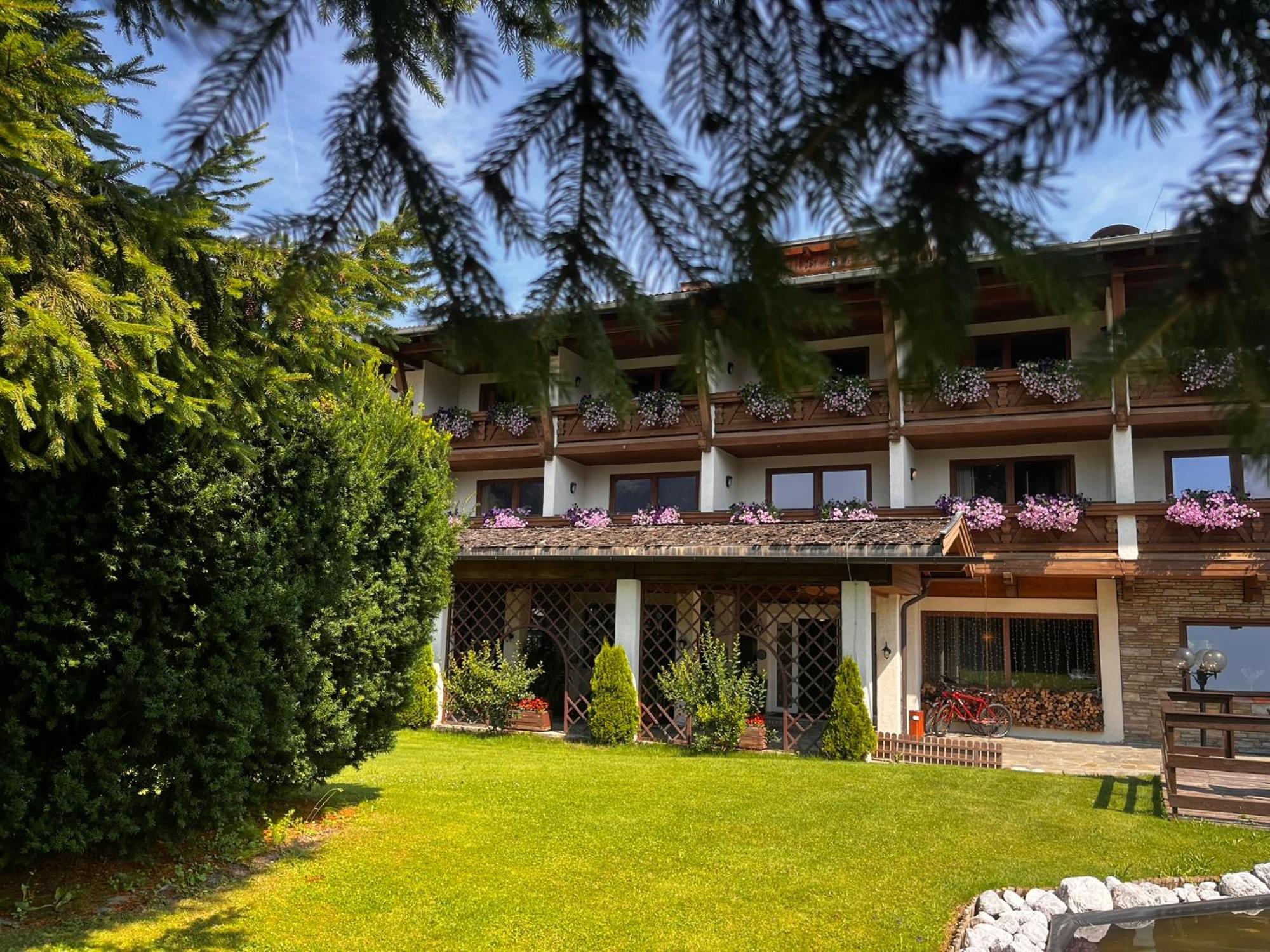 Clc Alpine Centre Hotel Saalfelden Exterior foto